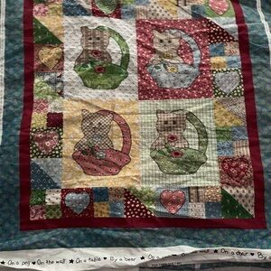 Charming Patchwork Cat Quilt Wall Hanging